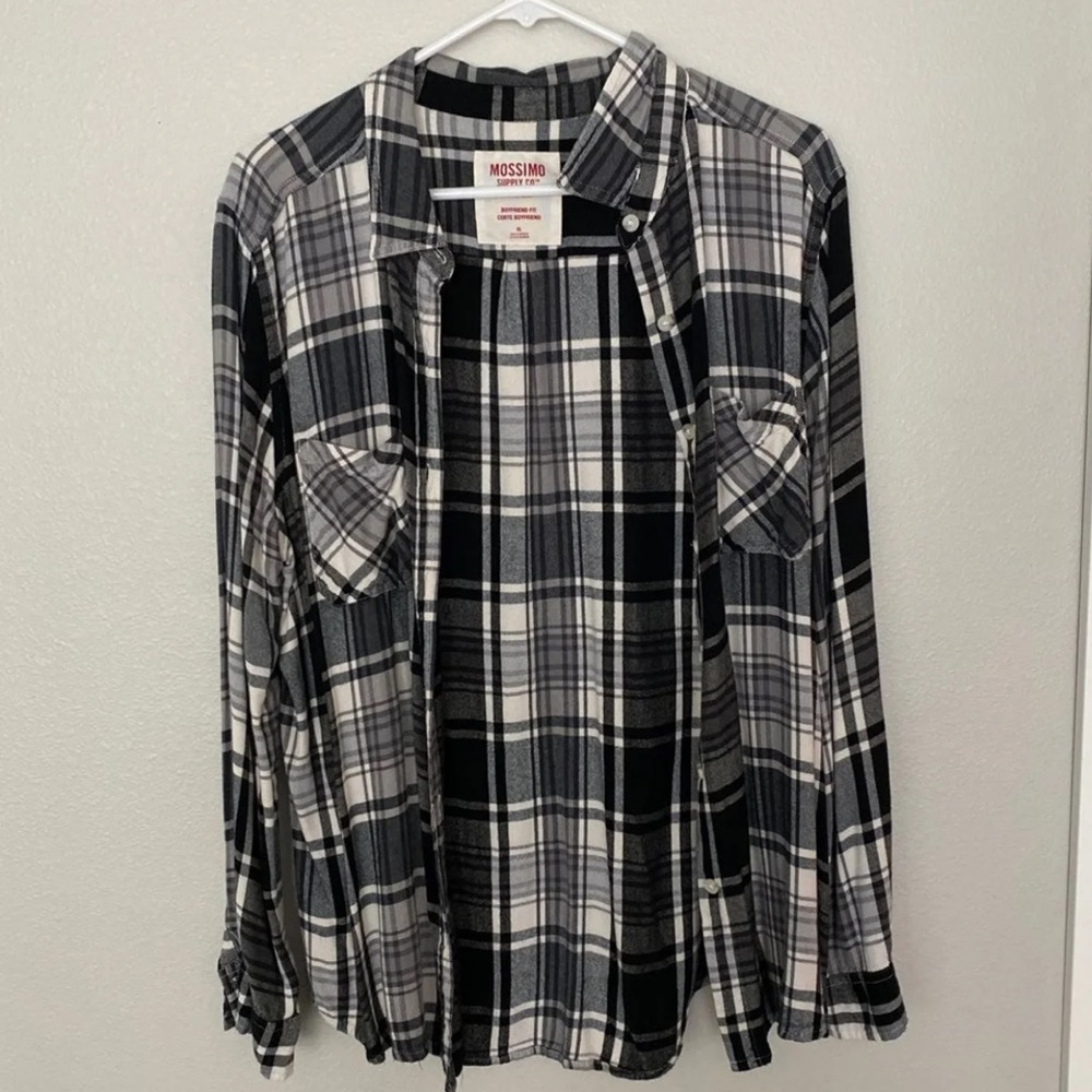 Mossimo button up top